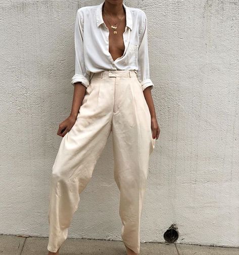 Mode Shoes, Classic White Shirt, Look Retro, Looks Street Style, Silk Pants, Mode Inspo, Wardrobe Style, Looks Vintage, Look Fashion