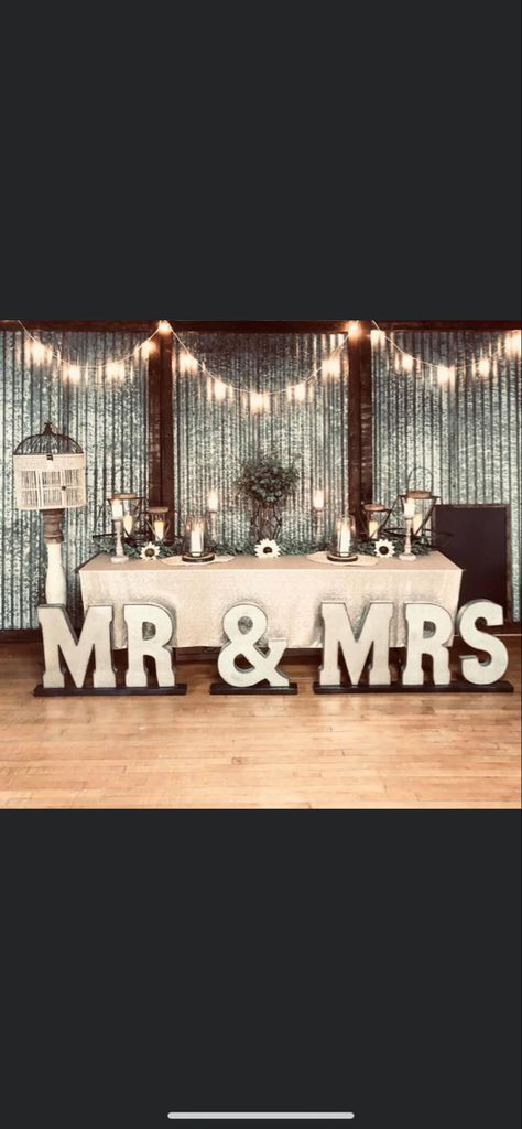 Tin wall wedding decor Tin Backdrop Wedding, Rustic Wedding Bridal Table, Tin Wedding Backdrop, Rustic Head Table Back Drop, Backdrop Behind Head Table, Barnwood Wedding Backdrop, Wedding Head Table Backdrop, Rustic Wedding Backdrop Reception, Wedding Party Table Backdrop