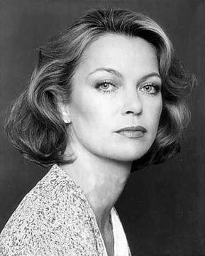 LOUISE FLETCHER PUBLICITY PHOTOS Look a Like Ellen Burstyn Louise Fletcher, Tv Moms, Julie Christie, Charlotte Rampling, Amazing Pics, Classic Beauty, Photo Look, Vintage Aesthetic, Motion Picture