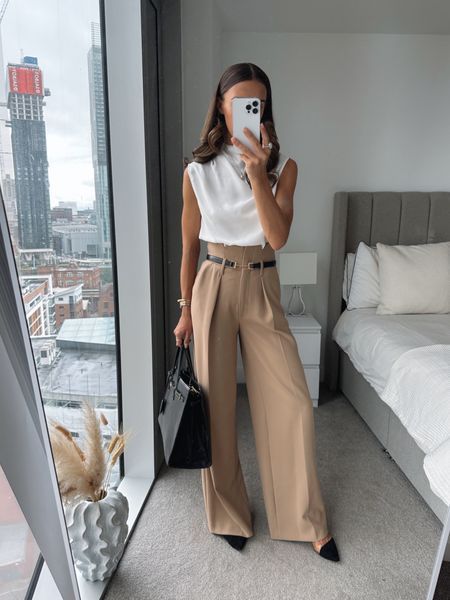 Networking Event Outfit, Event Outfit Ideas, Corporate Attire Women, Networking Outfit, Classy Business Outfits, Casual Work Outfits Women, Business Professional Outfits, Smart Casual Work Outfit, Chic Business Casual