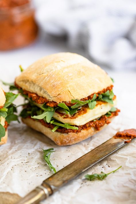 Halloumi Sandwich Recipes, Pesto Halloumi Sandwich, Halloumi Burger Recipes, Halloumi Sandwich, Chicken And Halloumi, Halloumi Burger, Haloumi Cheese, Baked Sandwiches, Romesco Sauce