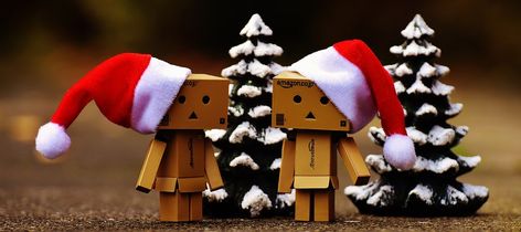 Danbo, Christmas, Figure, Together, Hand In Hand, Love Gift Box Picture, Christmas Robot, Merry Christmas Gift, Free Online Jigsaw Puzzles, Merry Christmas Gifts, Photo Tree, Xmas Holidays, Christmas Gift Box, Free Christmas