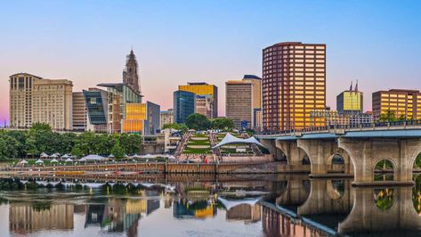 Connecticut is really more of a state for the rich than the poor: It has the highest average househo... - Sean Pavone / Shutterstock.com Hartford Connecticut, College Town, College Fun, Amazing Adventures, Investment Property, 4k Hd, Wallpaper Pc, Canvas Home, Small Towns