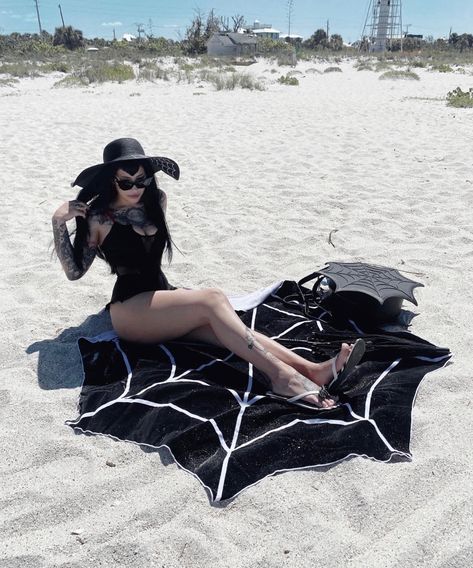 Goths At The Beach, Goth Pool Outfit, Gothic Beach, Goth Beach, Beach Goth, Gothic Summer, Goth Fits, Pool Outfits, Beach Inspo