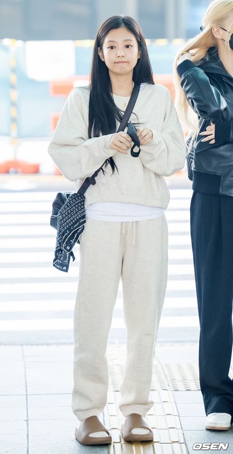 Korean Airport Fashion, Step Siblings, Oufits Casual, Icn Airport, Airport Fashion, Perfect Moment, Looks Chic, 가을 패션, Airport Style