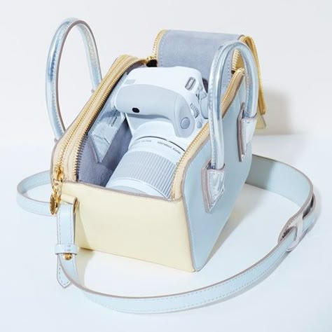 Instax Mini Camera, White Camera, Digital Camera Accessories, Cute Camera, Photography Reviews, Everyday Handbag, Polaroid Camera, Camera Canon, Stella Mccartney Bag