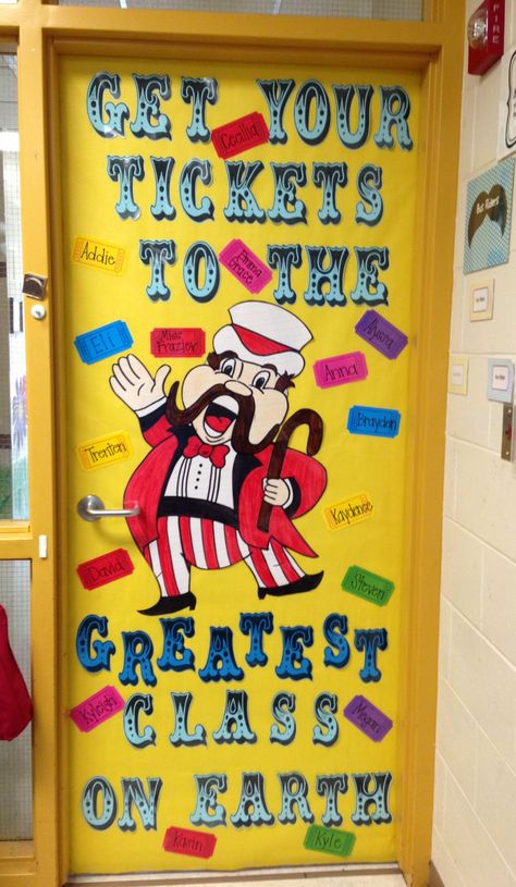 My classroom door for my new kinders Carnival Classroom, Circus Classroom, Teacher Door Decorations, Teacher Appreciation Doors, Theme Carnaval, School Doors, Teacher Doors, Classroom Transformation, Theme Classroom