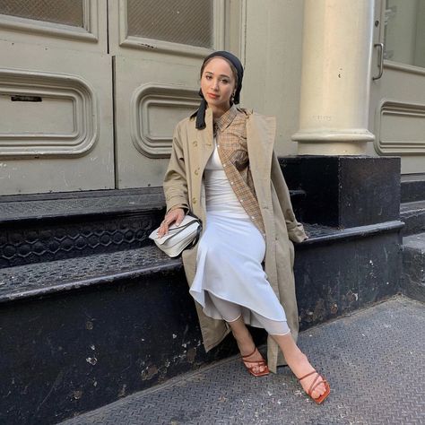 Maria Alia, People People, People Standing, Hijab Fashion, Duster Coat, Burberry, Fashion Inspo, Monogram, Instagram Photos