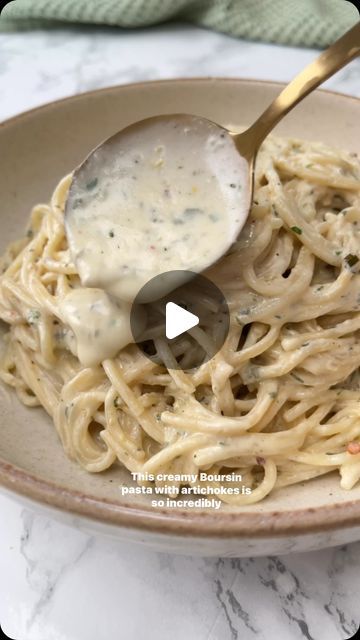 Margie Nomura on Instagram: "Recipe 53 of 100: Creamy (Almost) One Pan Boursin and Artichoke Spaghetti

You know I love a one pan dish, not only are they simple but it means less washing up. This Creamy (almost) One Pan Boursin Artichoke spaghetti is SO good. I’m obsessed with artichokes - on pizza, stirred through pasta, with bruschetta, boiled and dunked in butter…I’m yet to meet an artichoke I didn’t like. 

I’ve done various one pan pasta dishes with Boursin and they are just so good! This isn’t sponsored by @boursinuk by the way, I’m just a big fan. Anyway, I did this version several months ago and everyone seemed to really like it so I wanted to include it in my 100 day series! 

Give it a go and let me know how you get on! 

The recipe is up on the website here: https://desertisland Maranara Sauce, Artichoke Spaghetti, Pan Pasta, One Pan Pasta, Garlic Recipe, Quick Healthy Dinner, Black Garlic, Dinner Easy, One Pan