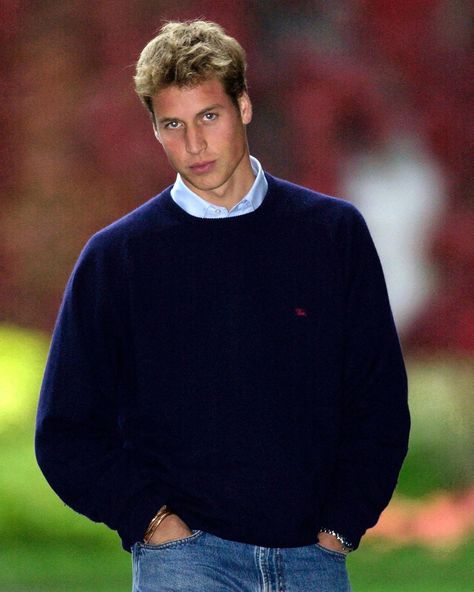 The Cut on Instagram: “A young Prince William, a thread, a blessing.” Prince Harry Young, Young Prince William, Principe William, Navy Jumper, Prince Louis, Kate Middleton Prince William, Prince Williams, Young Prince, Prince William And Kate