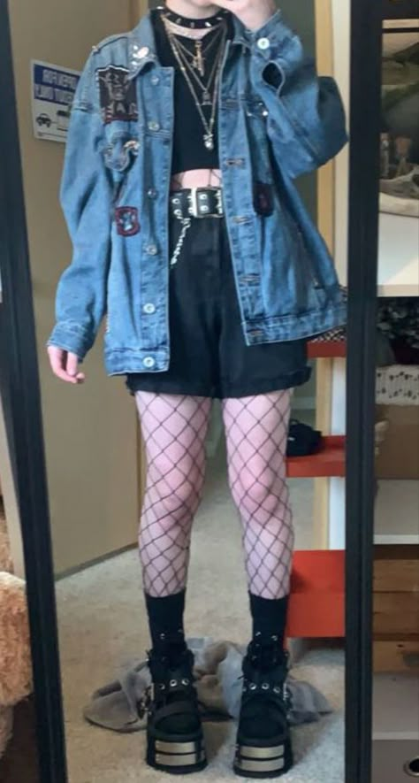 Band Outfits Stage Grunge, Grunge Denim Jacket Outfit, Aesthetic Jean Jacket Outfits, Goth Denim Jacket, Goth Jeans Outfit, Transfem Outfits, Jean Jacket Outfits Aesthetic, 80s Alt Fashion, 80s Alternative Fashion