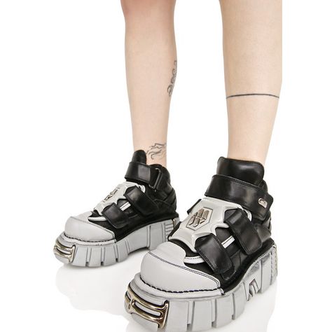 Spider Boots, New Rock Boots, Shoe Designs, Shoe Ideas, Funky Shoes, Face Plate, Cyberpunk Fashion, Chunky Shoes, Boy London