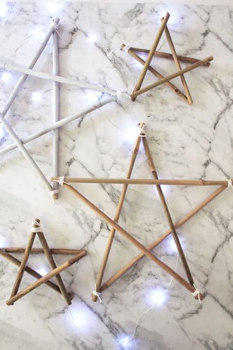 12 DIYs of Christmas #9: Bamboo Stars | Dossier Blog Diy Bamboo Frame, Bamboo Decoration Ideas, Diy Bamboo Projects, Bamboo Art Diy, Bamboo Projects, Bamboo Decoration, Diy Christmas Star, Crystal Room Decor, Diy Bamboo