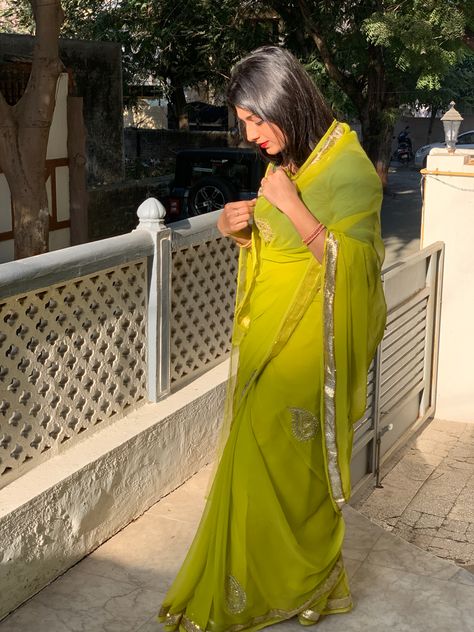 ~ sarees by kundini ~ ~ Bagesri ~ “She was temptation wrapped in casual elegance “ - Christine Feehan Chartreuse yellow chiffon saree with paisley embroidery and laffa border!! Customisation available..!! Follow * kundini_by_yogini * on instagram for orders and queries..!! #saree #sareelove #chiffonsaree #rajasthan #weddingdress Yellow Rajputi Poshak, Lehnga Designs Indian Weddings, Jaipur Design, Yellow Chiffon Saree, Shadi Season, Cocktail Sarees, Culture Of Rajasthan, Bandhani Suit, Vintage Culture