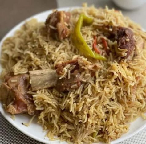 Kari's delicious recipes ♥ | Tanzanian Beef Pilau | Facebook Tanzanian Food, Long Grain Rice, Basmati Rice, African Food, Indian Food, Indian Food Recipes, Delicious Recipes, Garlic, Grain