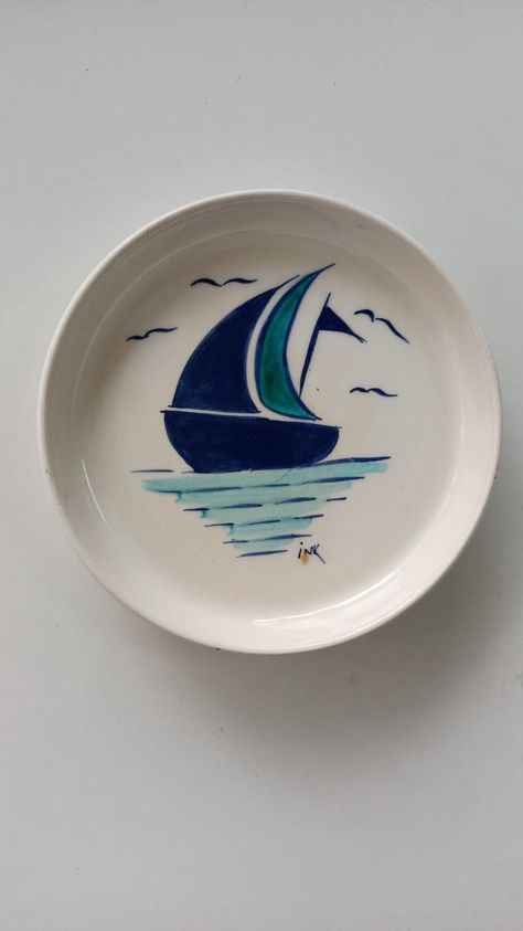 Beach Themed Pottery Painting, Pottery Painting Beach Ideas, Mamma Mia Pottery Painting, Pottery Painting Beach, Pottery Painting Ideas Ocean, Pottery Painting Ideas Easy Ceramic Plates, Pottery Painting Easy, Ceramic Painting Ideas Plates, Painting Pottery Plates