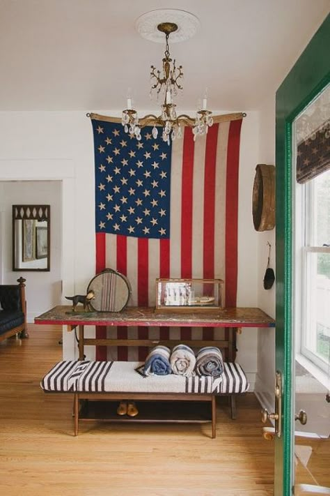 Modern Americana Decor, Modern Americana, Americana Design, Americana Decor, Patriotic Decor, Country Style Homes, Old Glory, Country House Decor, Flag Decor