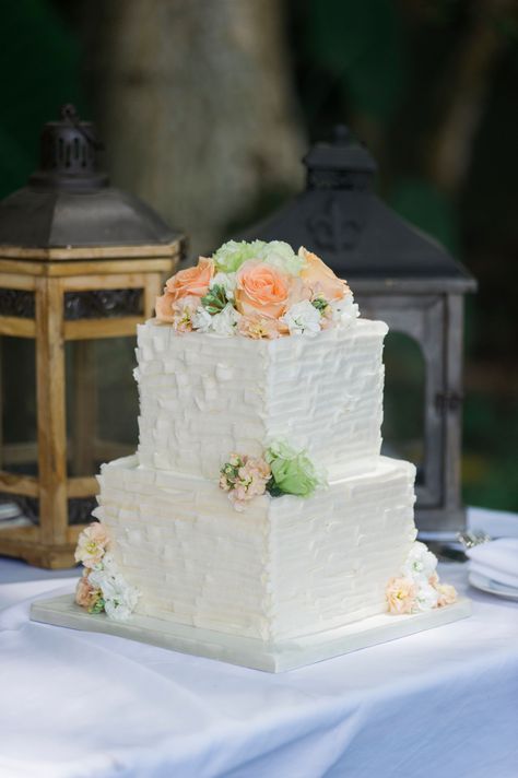 Wedding Cake Two Tier, Coral Wedding Cakes, Jake Cake, Square Wedding Cake, 2 Tier Wedding Cakes, Wedding Cake Images, Boho Wedding Cake, Square Wedding Cakes, Wedding Cake Pictures