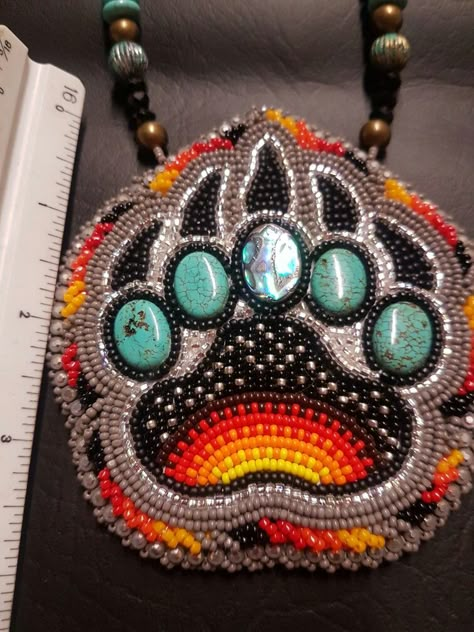 Native Medallion Pattern, Bear Paw Beadwork, Native Bear Design, Native Embroidery, Bear Paw Beading Pattern, Beaded Medallion Patterns Design, Beaded Bear Paw, Beaded Bear Paw Medallion, Native American Beaded Rosette Patterns