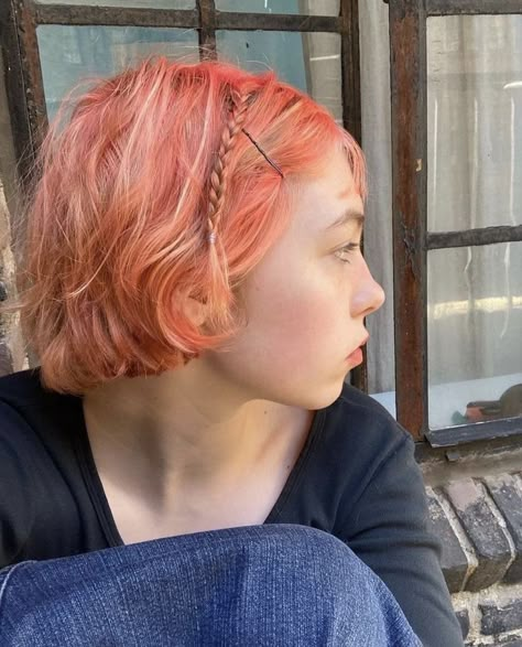 Red Hair On Blond Hair, Fashion Hair Color Ideas For Short Hair, Peach Pixie Hair, Short Peach Hair, Orange Bob Hair, Pastel Red Hair, Short Pastel Pink Hair, Bob Pink Hair, Pink Hair Bob