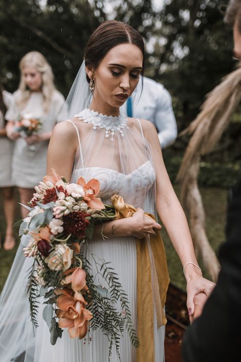 Pampas Grass Wedding Arch, Wedding With Pampas, Pampas Grass Wedding, Fresh Wedding Flowers, Cascading Bouquet, Bohemian Rugs, Eclectic Wedding, Grass Wedding, Hand Bouquet