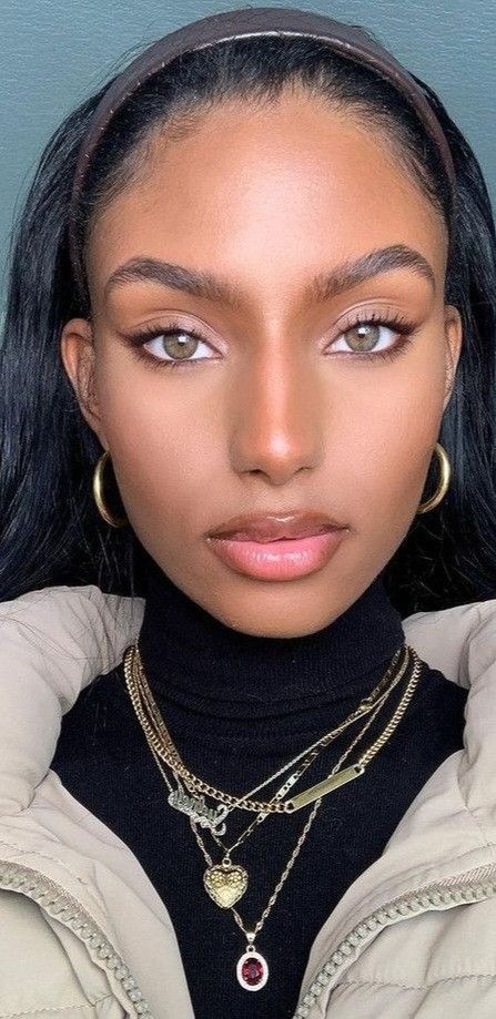 Sidney J. Harper Sidney Aesthetic Core, Sydney Harper Aesthetic, Sydney Harper, Sydney J Harper, Sydney Carter, Poc Women, Lips Decor, Makeup 2024, Bold Eyeshadow