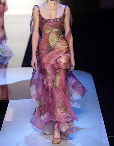 Elie Saab Spring, Elie Saab Couture, Runway Fashion Couture, Chique Outfits, Floral Fashion, Couture Gowns, Glam Dresses, Gorgeous Gowns, Mode Vintage