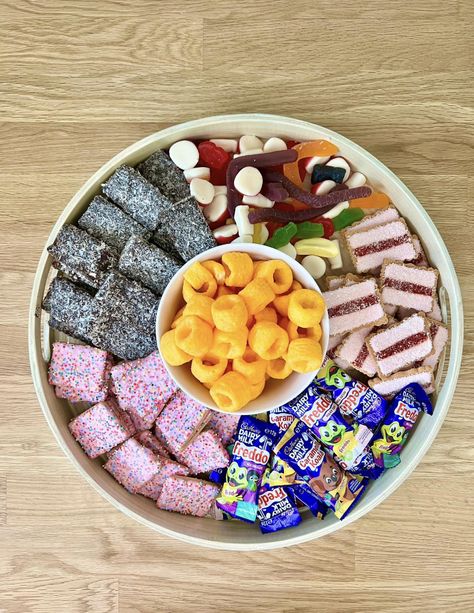 Australia Day Platter, Australian Party Food, Australia Day Food, Australiana Party, Australian Birthday Party, Party Food Boards, Work Party Food, Fairy 3rd Birthday, Board Night Ideas