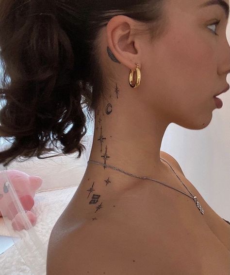 Sparkle Tattoo, Neck Tattoos Women, Back Of Neck Tattoo, Red Tattoos, Stylist Tattoos, Discreet Tattoos, Subtle Tattoos, Aesthetic Tattoo, Elegant Tattoos