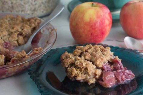 Our Grape & Apple Crisp is a great way to have a small amount of apples and still remain low FODMAP Grape Dessert, Fodmap Breakfast, Reflux Recipes, Low Fodmap Diet Recipes, Fodmap Diet Recipes, Grape Apple, Grape Recipes, Low Fodmap Diet, Low Fodmap Recipes