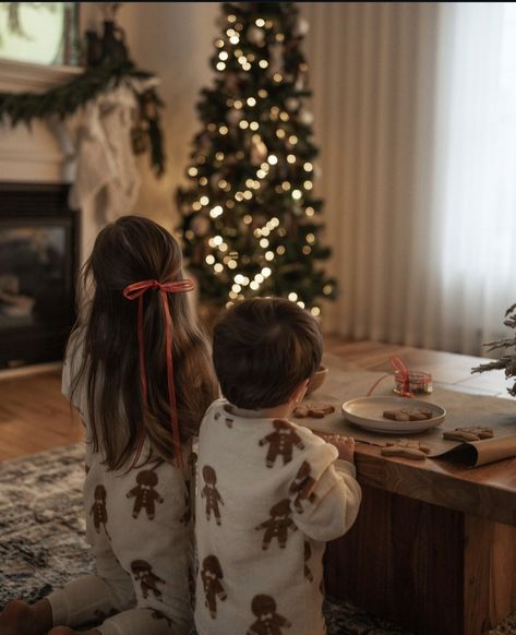 Dream Family, Christmas Inspo, Instagram Christmas, Future Mom, 2023 Christmas, Christmas Photoshoot, Wonderful Time Of The Year, Merry Little Christmas, Christmas Aesthetic