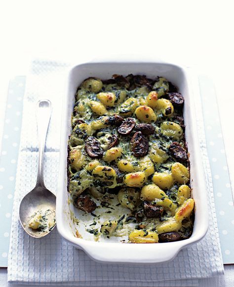 A heavenly vegetarian gnocchi recipe that, thanks to a few cheat ingredients, is ready in under 30 minutes. Vegetarian Gnocchi Recipes, Vegetarian Gnocchi, Gnocchi With Spinach, Spinach And Mushrooms, Forbidden Rice, Baked Gnocchi, Gnocchi Recipe, Spinach Recipe, Vegetarian Bake