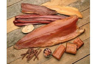 Smoked Halibut, Preserving Meat, Fish Meals, King Mackerel, Fish Smoker, Barbecue Smoker, Brine Recipe, Seafood Recipe, Smoked Meats