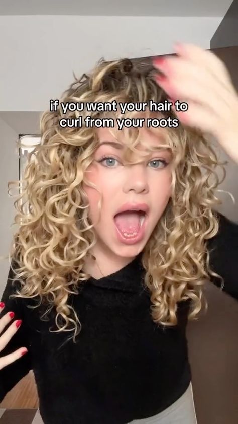 Marie Schnoell - your curly hair bestie | This hack changed my curl game!! 🥹🤞🏼 curly hair, hair hack, curly hair inspo, volume, volume in your roots, how to make hair curl from… | Instagram Scrunch Hair, Curly Hair Inspo, Curl Routine, Straightening Curly Hair, Hair Curl, Hair Hack, Curly Hair Tutorial, Afro Textured Hair, Natural Curls Hairstyles