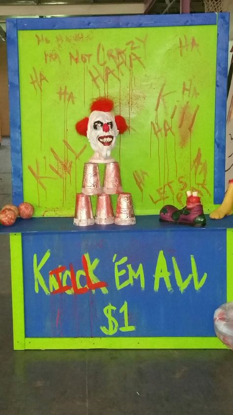 Halloween Carnevil Games, Scary Carnival Games, Creepy Carnival Games, Clown Haunted House Ideas, Carnevil Games, Creepy Carnival Decorations Diy, Carnevil Halloween Party, Clown Halloween Decorations, Carnevil Halloween