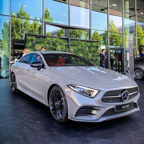 Expensive Style, Mercedes Benz Sedan, Luxury Cars Mercedes, Luxury Cars Audi, Car Speed, Benz Cls, Dream Cars Mercedes, Mercedes Benz Cls, Lux Cars