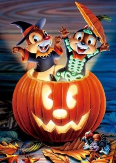 Disney Halloween Chip N Dale, Halloween Disney, Chip And Dale, Love Halloween, Love Disney, Halloween Pictures, All Hallows Eve, Halloween Stuff, Disney Halloween