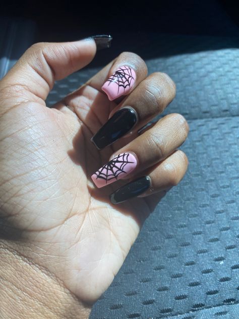 Black and pink spider web nails Purple Spiderweb Nails, Black Nails With Pink Design, Pink Spider Web Nails, Black Nails With Pink, Alt Nails, Pink Spider Web, Spiderweb Nails, Spider Web Nails, Web Nails