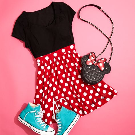 Minnie Mouse Bounding, Minnie Disneybound, Casual Minnie Mouse Short Sleeve Top, Christmas Disneybound, Fun Pink Minnie Mouse Top, Minnie Mouse Disneybound, Pop Culture Outfits, Culture Outfits, Casual Minnie Mouse Summer Dress