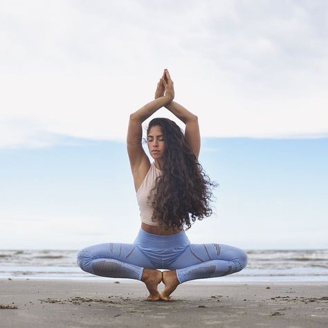 Meditation Postures, Yoga Foto's, Yoga Shoot, Yoga Pics, Photo Yoga, Yoga Poses Photography, Yoga Photoshoot, Yoga Nature, Beautiful Yoga Poses