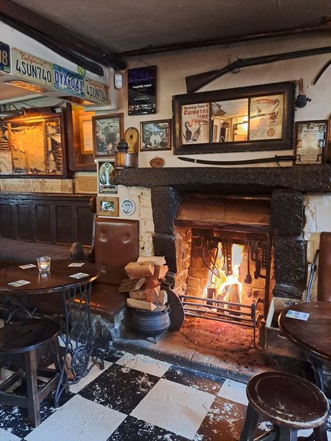 Irish Pubs Interiors, Scottish Pub Aesthetic, Irish Pub Aesthetic, Pub Entrance, Rustic Playroom, Old Irish Pub, Irish Pub Interior, Inn Ideas, Irish Pub Decor