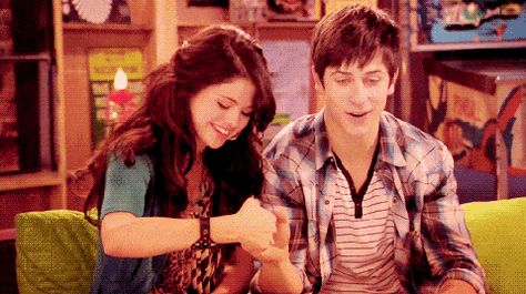 14 Things You Never Knew About "Wizards of Waverly Place" Justin Russo, David Henrie, Old Disney Channel, Disney Live Action Movies, Jonas Brother, Wizards Of Waverly, Alex Russo, Disney Channel Shows, Wizards Of Waverly Place