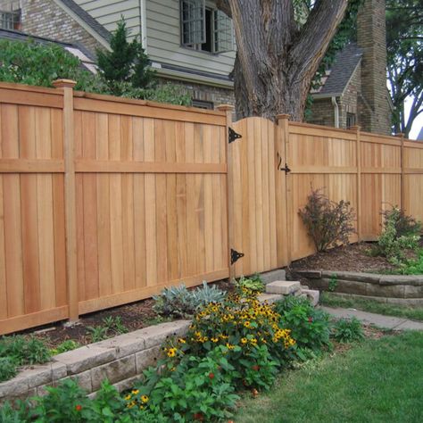 Wood Fence Installation, Privacy Fence Landscaping, Wood Privacy Fence, Wood Fence Design, Privacy Fence Designs, Cheap Backyard, Fence Styles, Backyard Privacy, Front Yard Fence