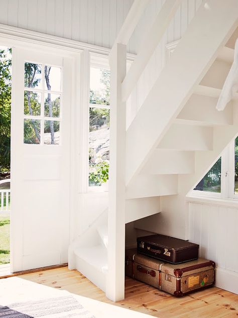 A Joyful Cottage: Living Large In Small Spaces - Swedish Country Cottage Small Space Staircase, Swedish Country House, White Beadboard, Swedish Cottage, Under The Stairs, Casa Country, Cottage Style Decor, Painted Stairs, Entry Hallway