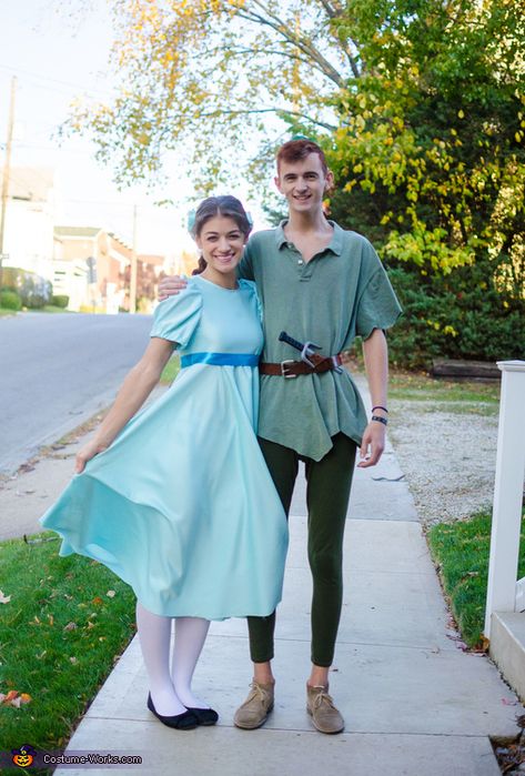 Wendy Peter Pan Costume, Disfraz Peter Pan, Peter Pan Halloween Costumes, Peter Pan Halloween, Wendy Costume, Dress From Scratch, Peter Pan Costumes, Peter Pan And Wendy, Meme Costume