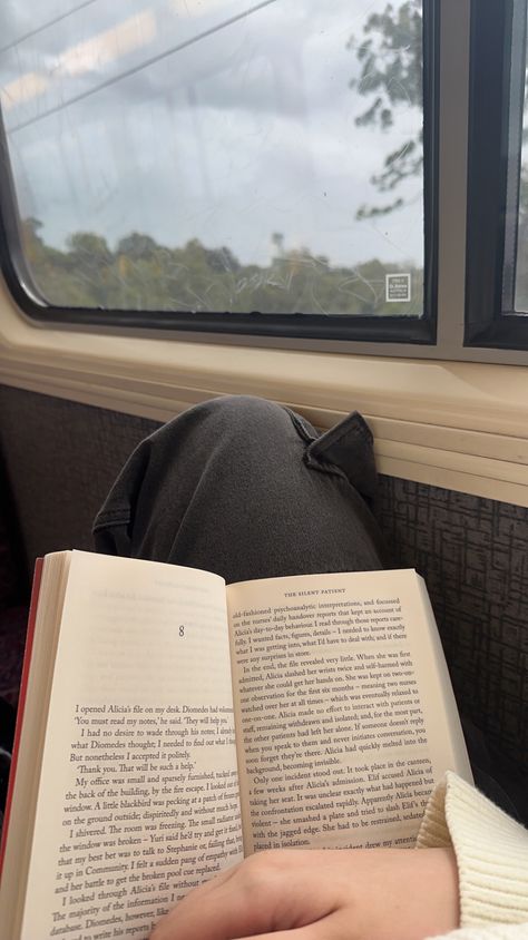 Train Love Aesthetic, Reading On Train, Reading In Bus Aesthetic, Reading Train, The Girl On The Train Book Aesthetic, Reading Book On Train Aesthetic, Reading Core, Makeup Coquette, Playlist Pics