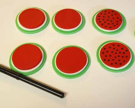 How to Make Watermelon Cupcake Toppers 10 Watermelon Cupcakes, Watermelon Wallpaper, Melon Cake, Fondant Cake Topper, Fondant Toppers, Cake Decorating Tips, Fondant Cake, Gum Paste, Show Up