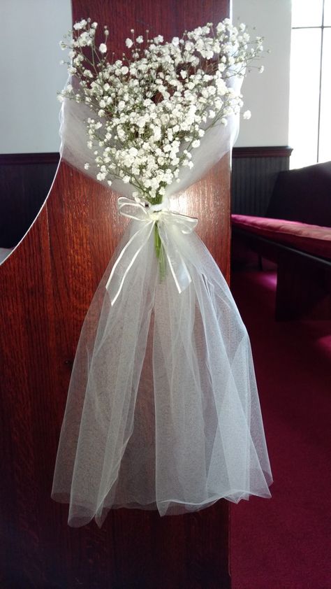 Wedding pew marker with tulle and baby's breath Wedding Pews Decorations, Tulle Wedding Decorations Outdoor, Cheap Pew Decorations Wedding, Boutineer Placement On Shirt, Tulle Decorations Wedding, Chapel Pew Wedding Decorations, Wedding Pew Decor, Church Pew Decorations Wedding, Wedding Pew Decorations Church