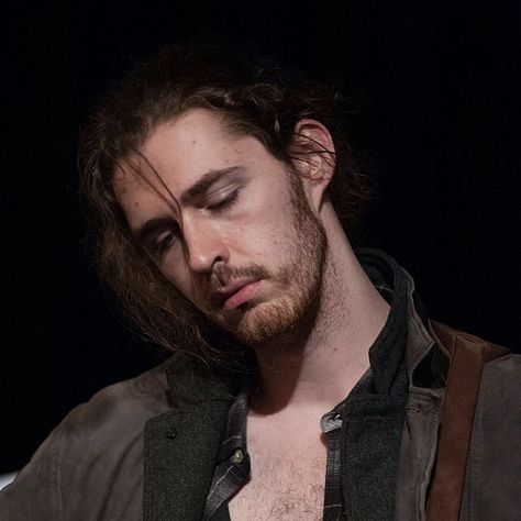 Hozier Photoshoot, Gay Jesus, Andrew Hozier, Bog Man, Forest Spirit, Hozier, Irish Men, Pretty Men, Pretty Face