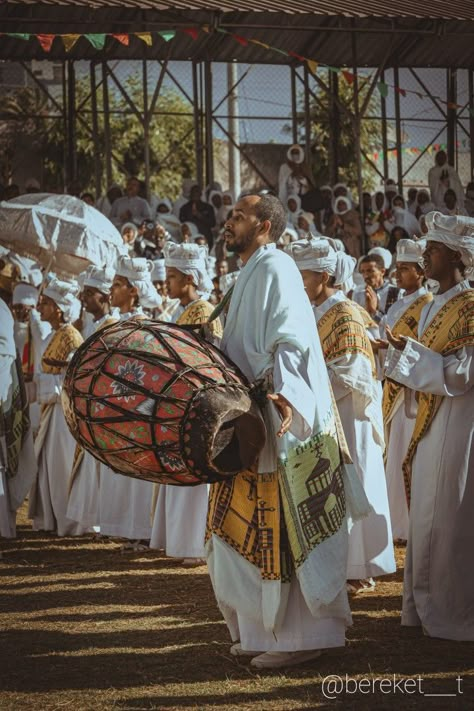 Masterpiece Traditional Drums, Get Right With God, Ethiopian Orthodox Church, Ethiopian Orthodox Tewahedo, God Wisdom, Ethiopian Art, Church Aesthetic, Ethiopian Dress, Mary Pictures